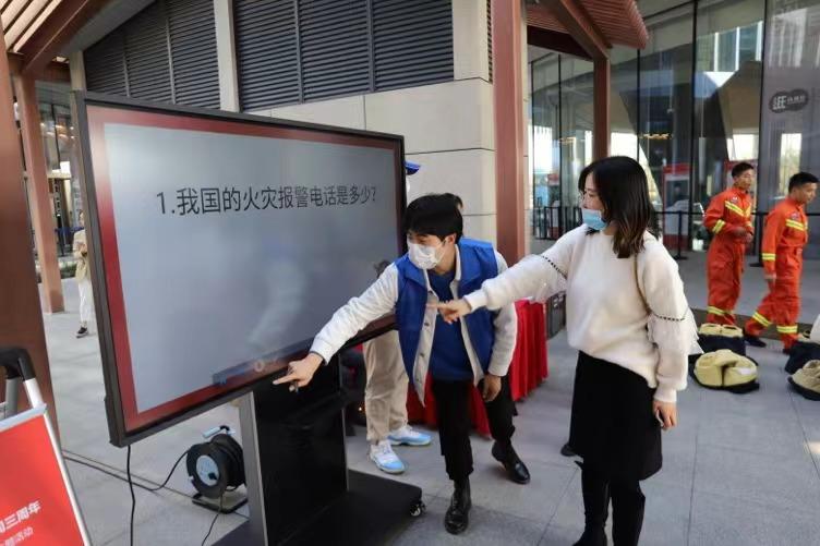 逃生最新作品，時代的挑戰(zhàn)與生存希望的曙光