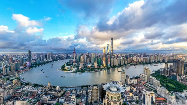 上海最新進(jìn)出動(dòng)態(tài)，時(shí)代脈搏與全球目光聚焦之地